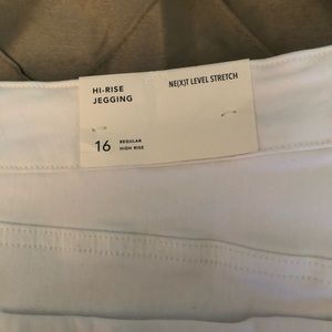 American Eagle brand new jeans